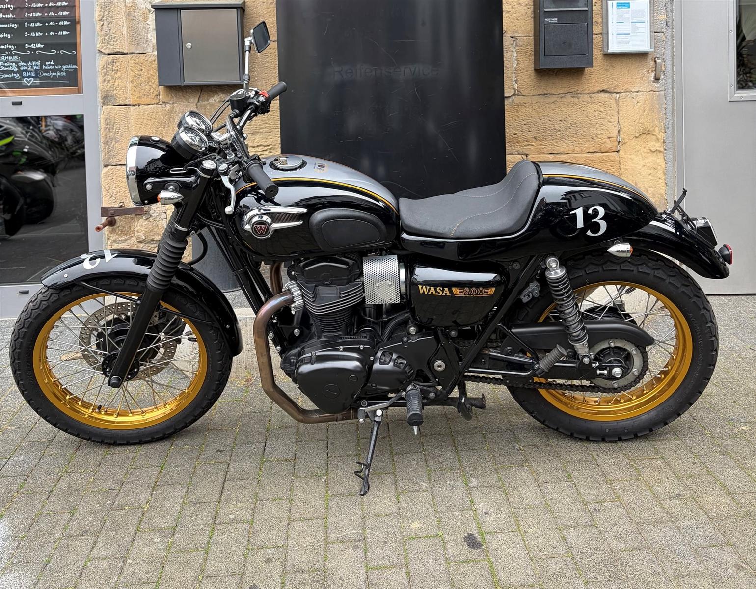 Kawasaki W800 !Custom mit wenig Kilometern!