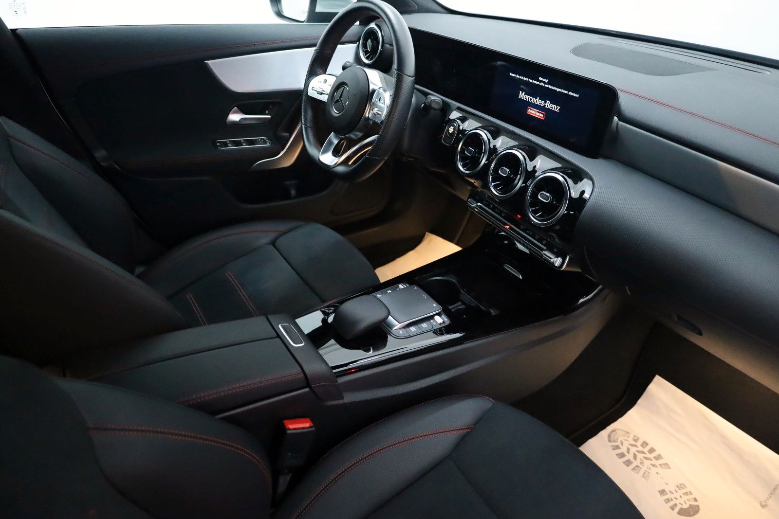 Fahrzeugabbildung Mercedes-Benz CLA 250e AMG Line Coupé Line T.Leder,Navi,LED,SH