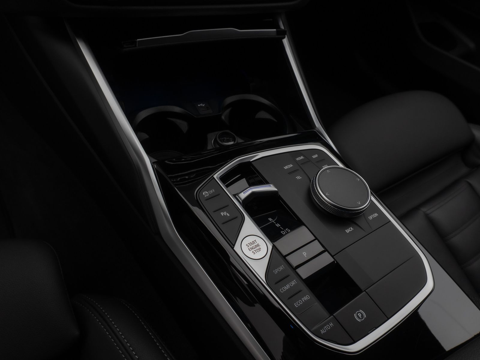 Fahrzeugabbildung BMW 330d Kamera DAB HiFi Leder Sport AdaptLED 18Zoll