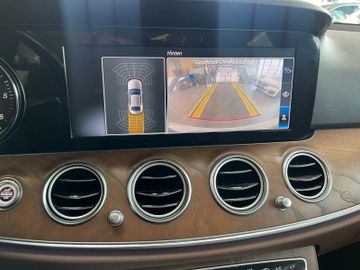 Mercedes-Benz E 300 de Lim. Aut. Avantgarde *LED*LEDER*PANO*