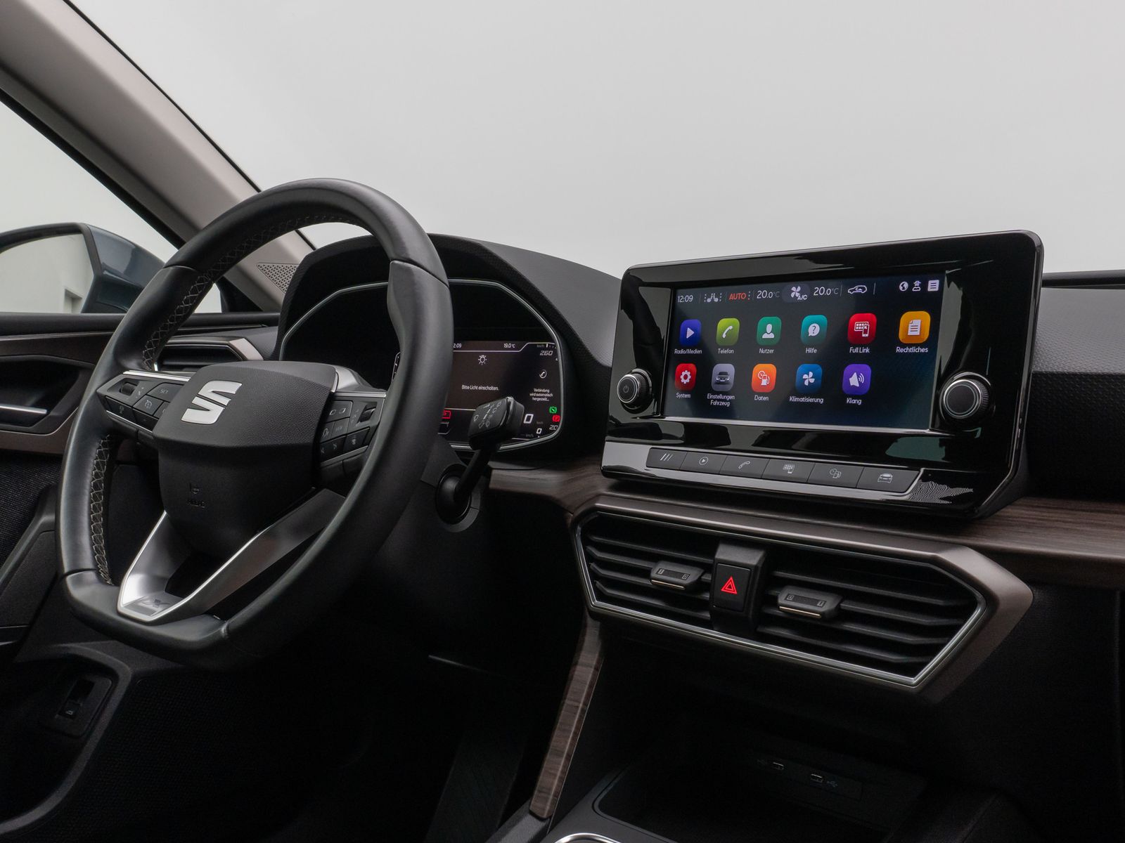 Fahrzeugabbildung SEAT Leon Sportstourer Xcellence Kamera LED 8fach ACC
