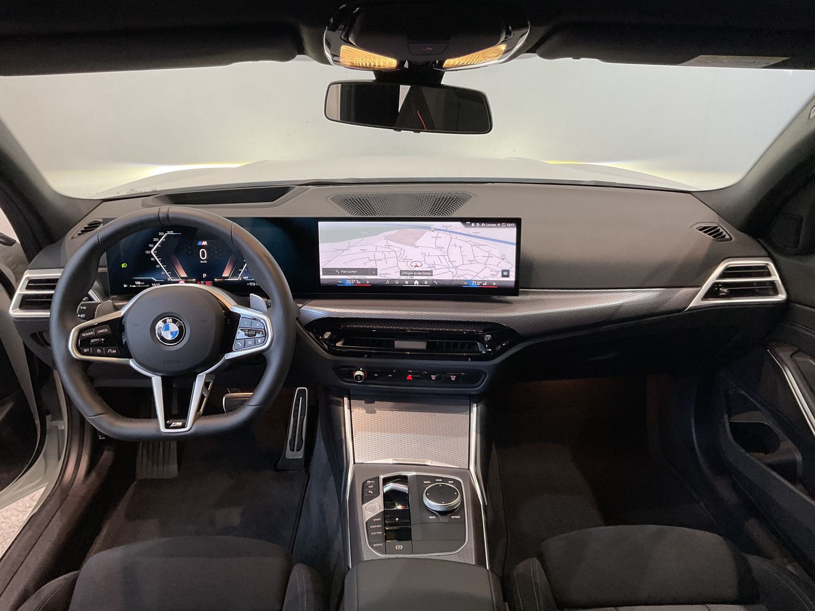 Fahrzeugabbildung BMW 330d xDrive Touring M Sportpaket