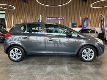 Opel Corsa D Selective *Klimaanlage*