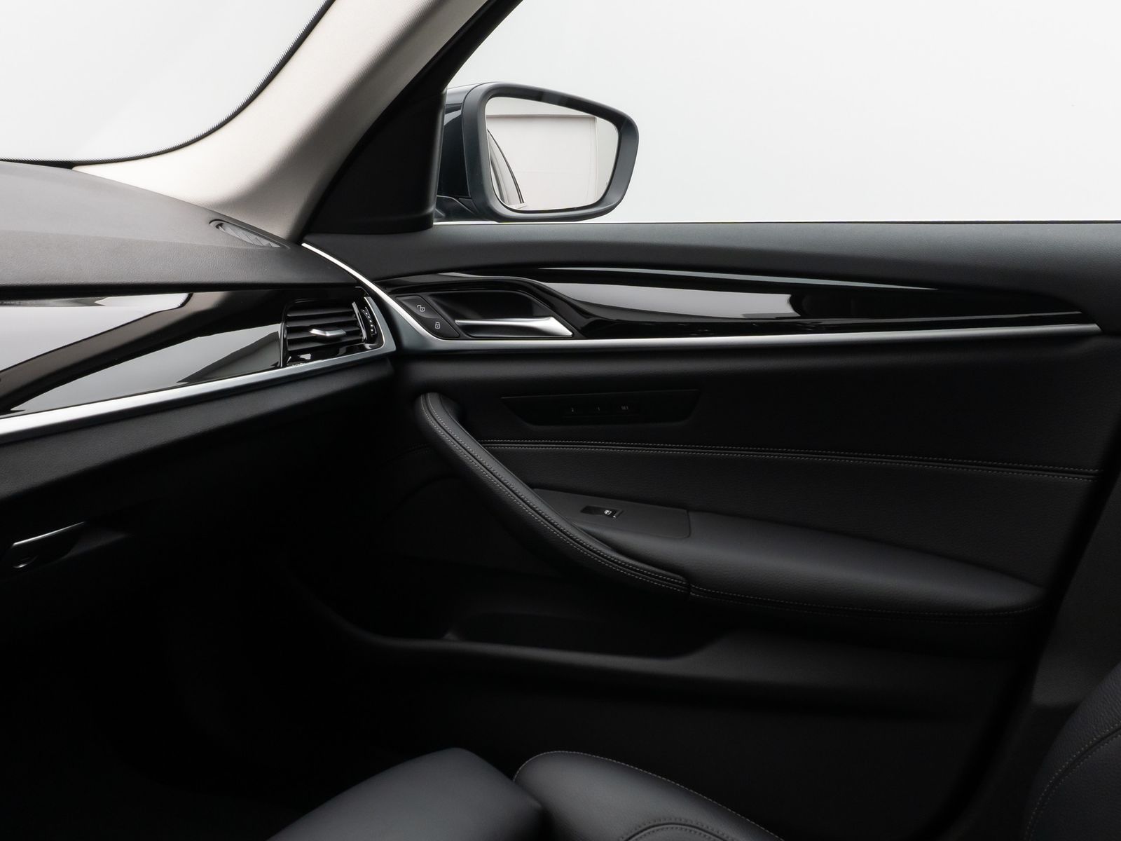 Fahrzeugabbildung BMW 530e xD Kamera Komfort DisplKey Alarm