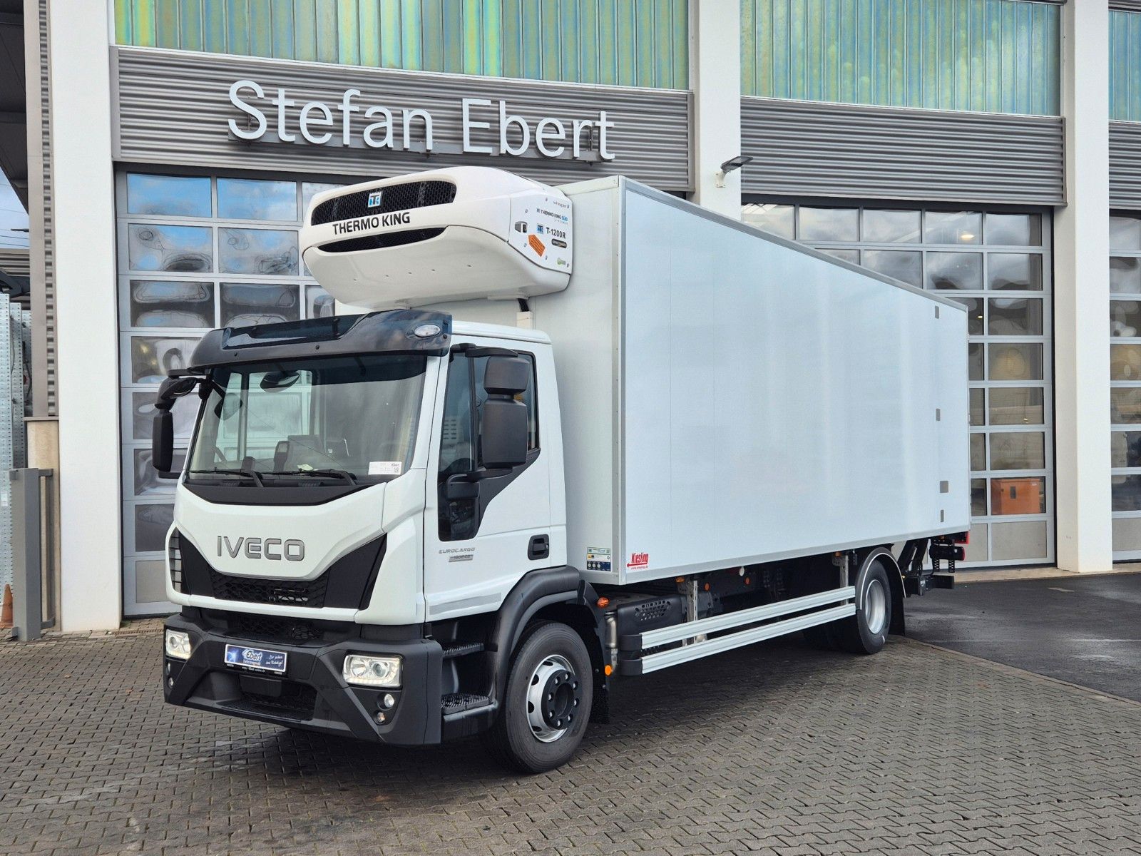 Fahrzeugabbildung Iveco Eurocargo ML160E28 ThermoKing R1200R LBW Tür AHK