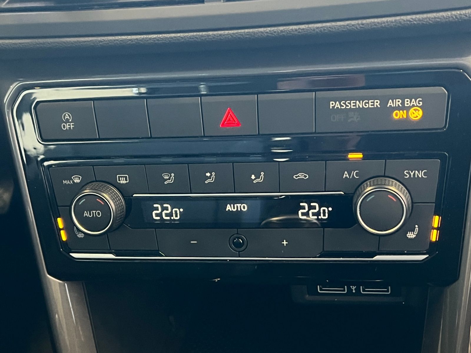 Fahrzeugabbildung Volkswagen T-Cross Style 1.0 TSI *LED, Navi, ACC, Sitzhzg.,