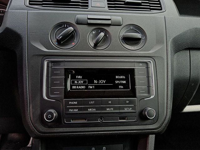 Caddy Kasten 2.0 TDI 4Motion AHK Radio