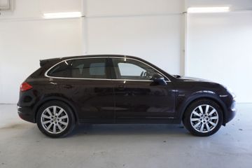 Porsche Cayenne - 5