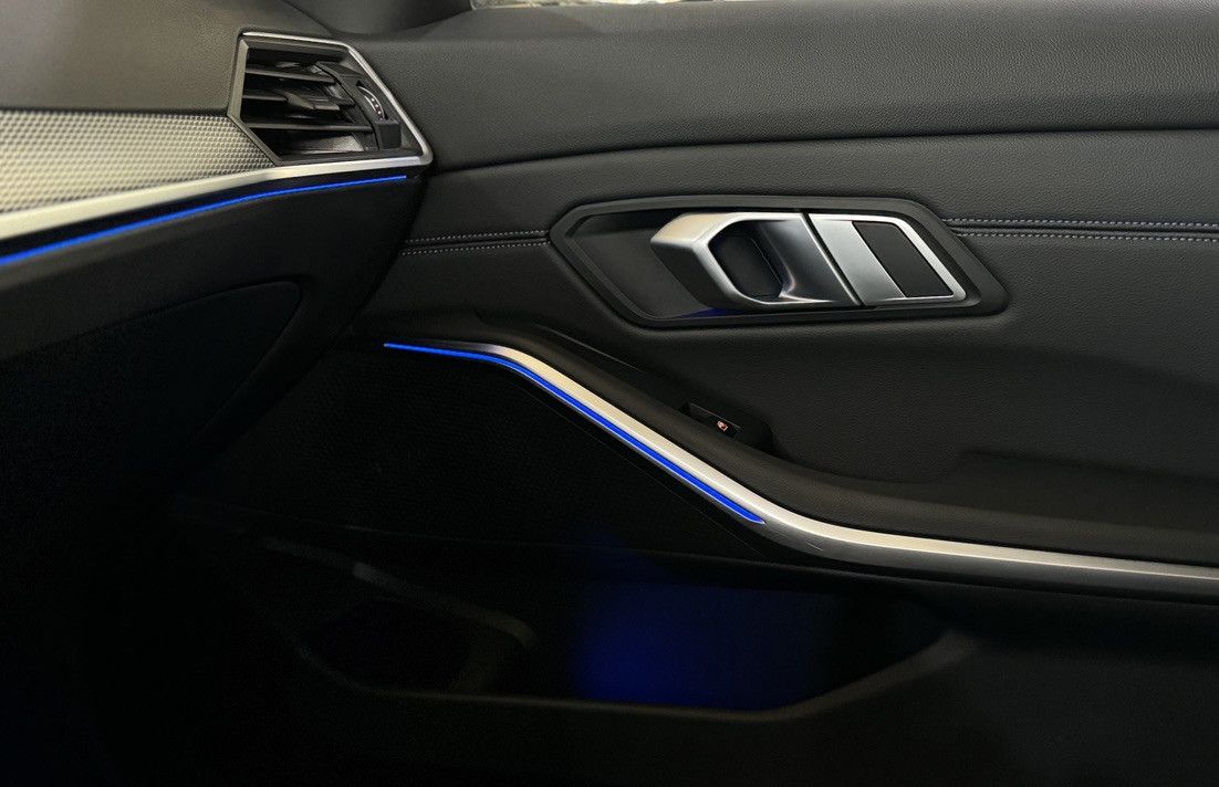 Fahrzeugabbildung BMW 330i xD M Sport Kamera Laser HUD DAB Komfort 19"