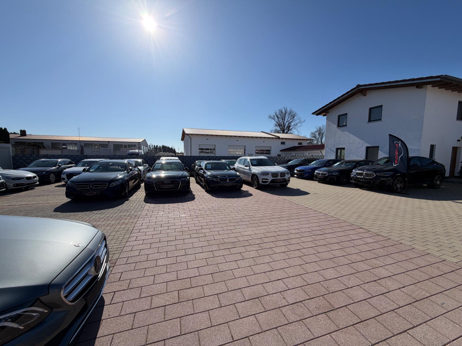 showroom-image-top