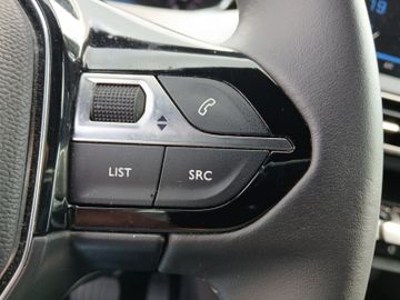 Peugeot 3008 Active Pack 1.2 PureTech 130 Kam.+KeyLess