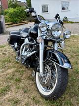 Harley-Davidson FLHRC Road King Classic - Harley-Davidson Motorräder in Braunschweig