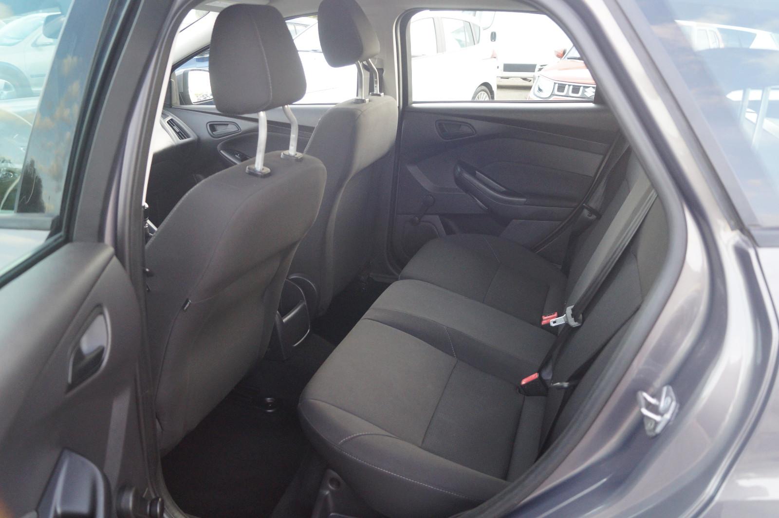 Ford Focus 2015 — photo 13