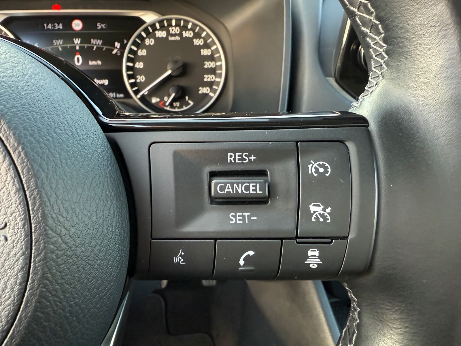 Fahrzeugabbildung Nissan Qashqai Acenta MHEV - Navi, Winter-Paket