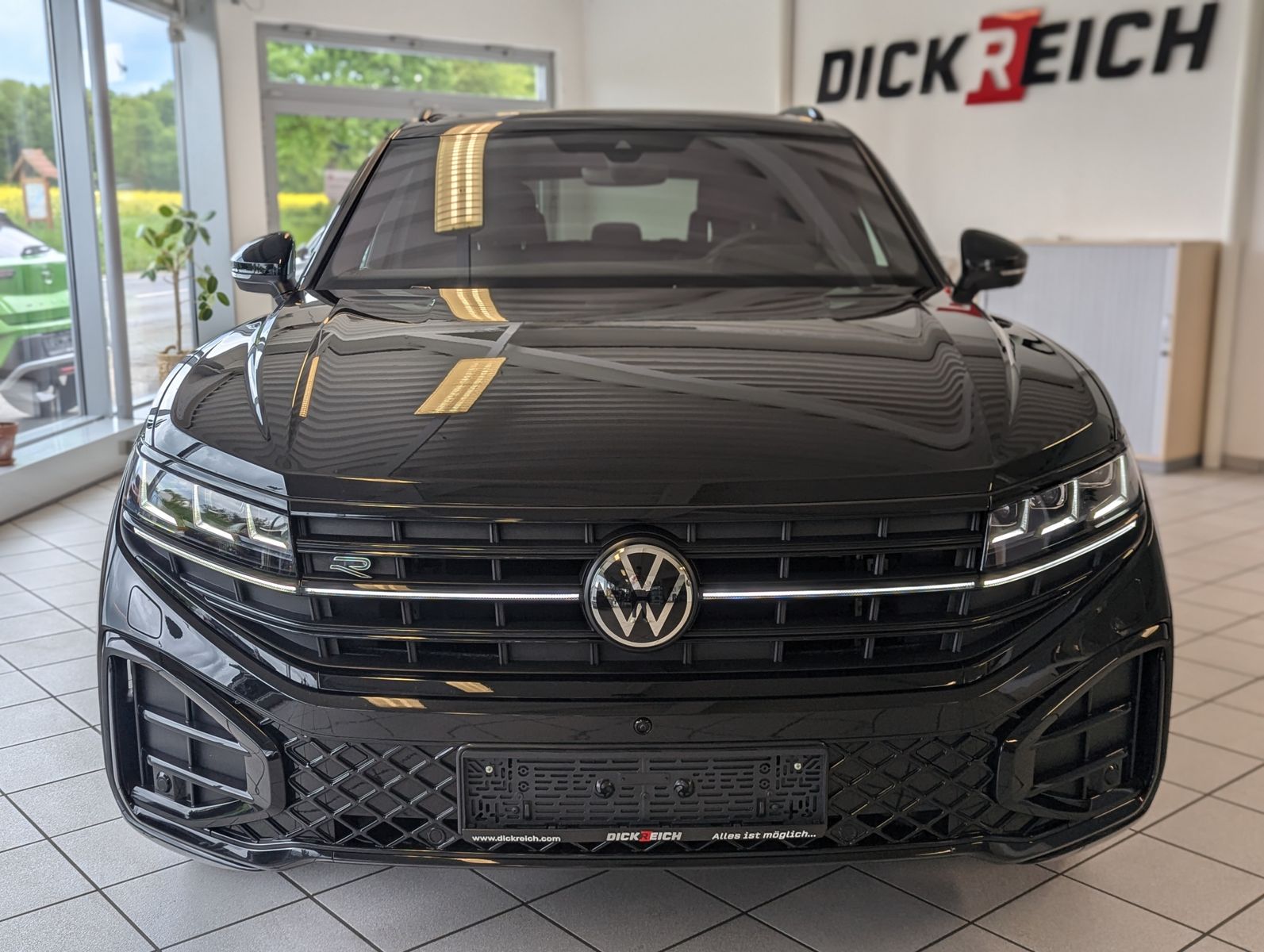 VW Touareg 3.0 TDI 4M R-Line Komfort-Paket UPE 111T - Image 2