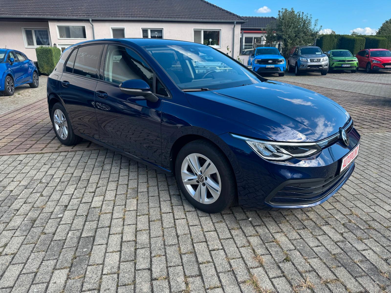 Volkswagen Golf VIII Lim. Life Business