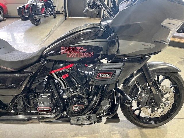 Fahrzeugabbildung Harley-Davidson FLTRXSTSE CVO Road Glide ST 2024