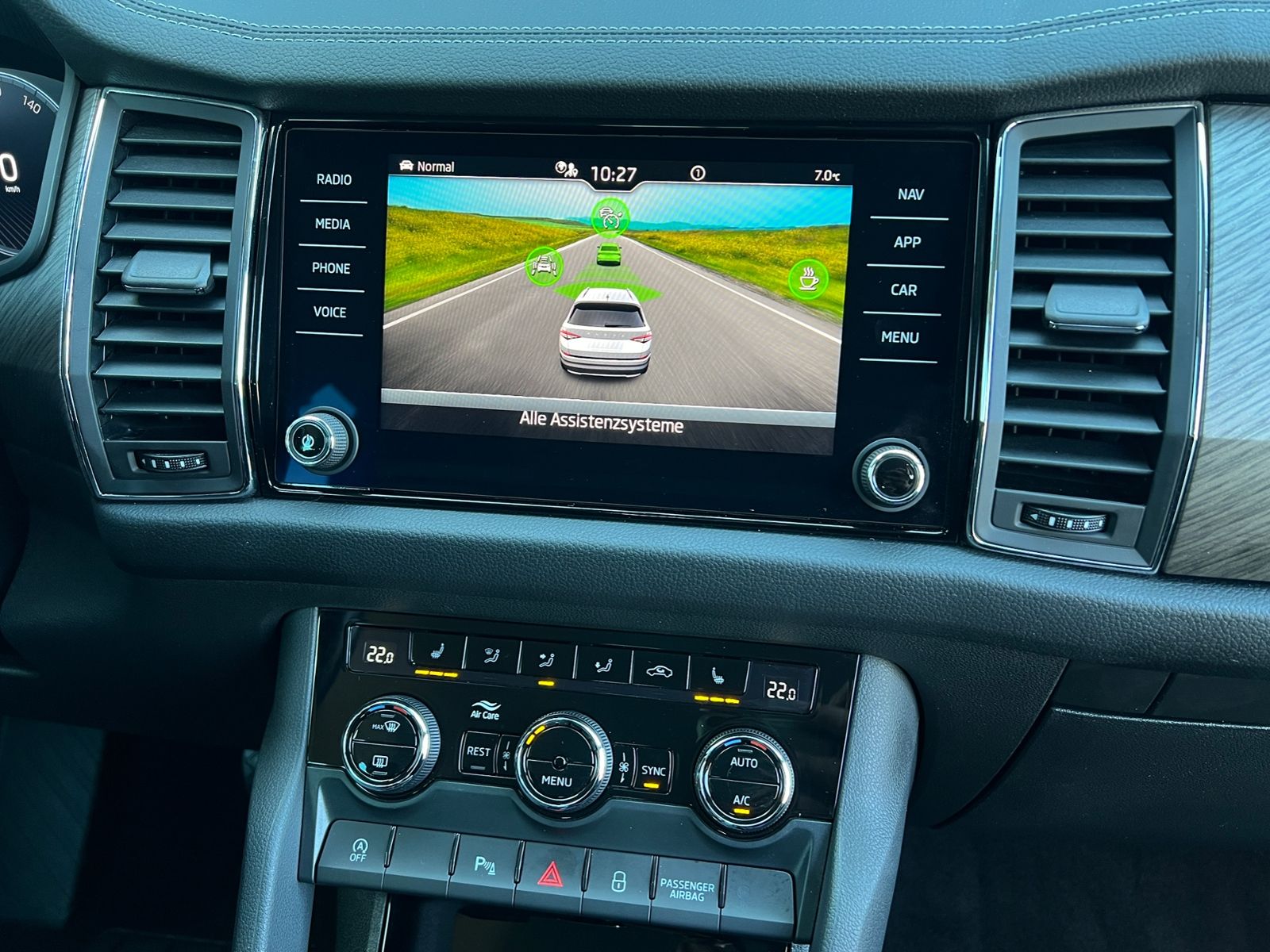 Fahrzeugabbildung SKODA Kodiaq Style 1.5 TSI DSG FL *AHK, LED, ACC, 19"-