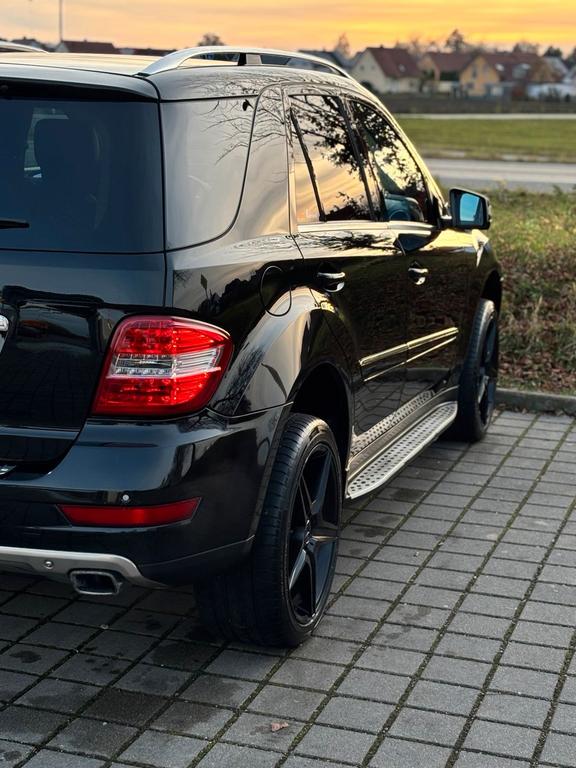 Mercedes-Benz ML 320