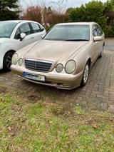 Mercedes-Benz E 270 CDI ELEGANCE Elegance - Mercedes-Benz E 270: Cdi Elegance