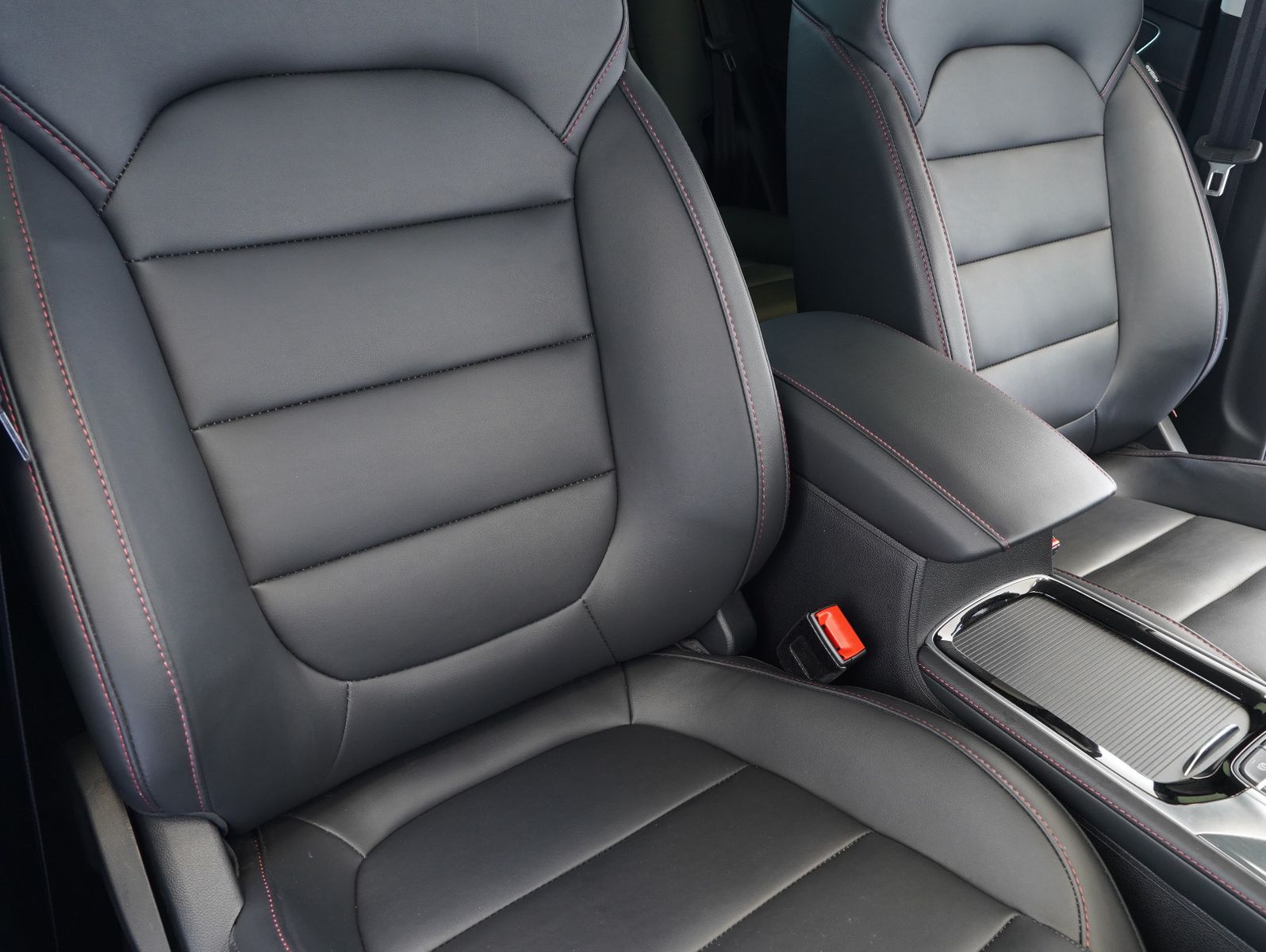 Fahrzeugabbildung MG EHS Hybrid Luxury PHEV LEDER/NAVI/ACC/BSM/KAMERA