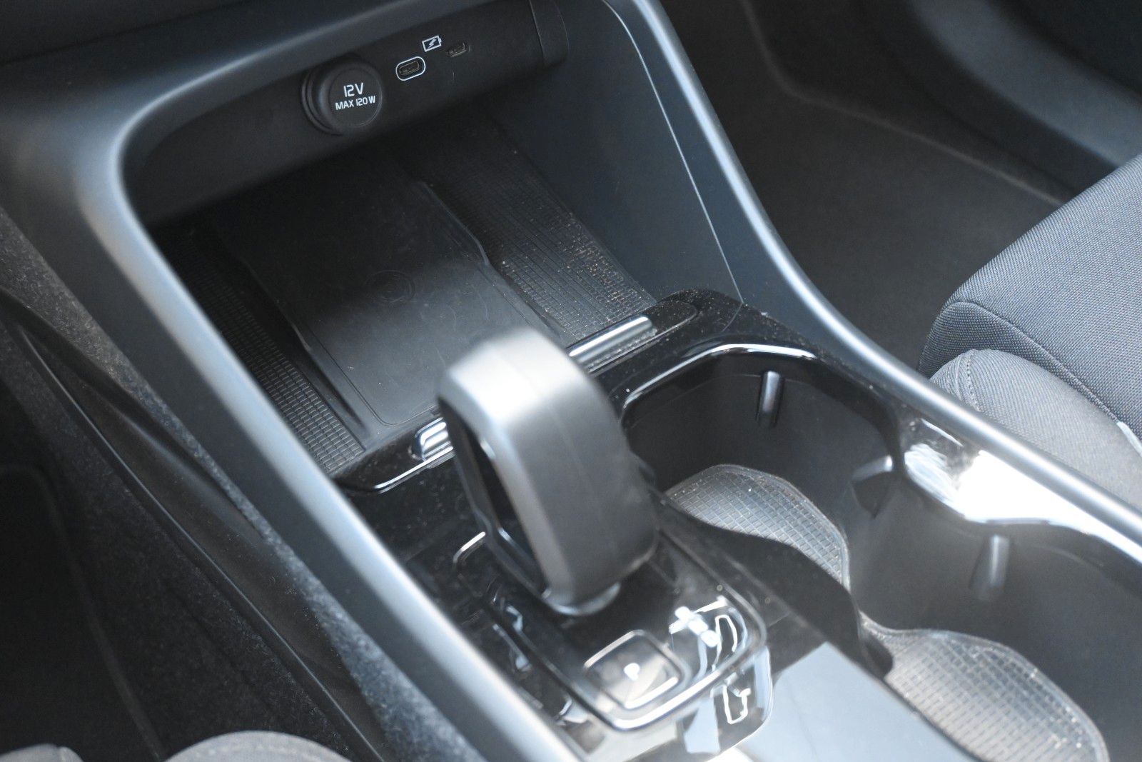 Fahrzeugabbildung Volvo C40 Recharge Single Motor Ultimate*360°*PANO*H&K
