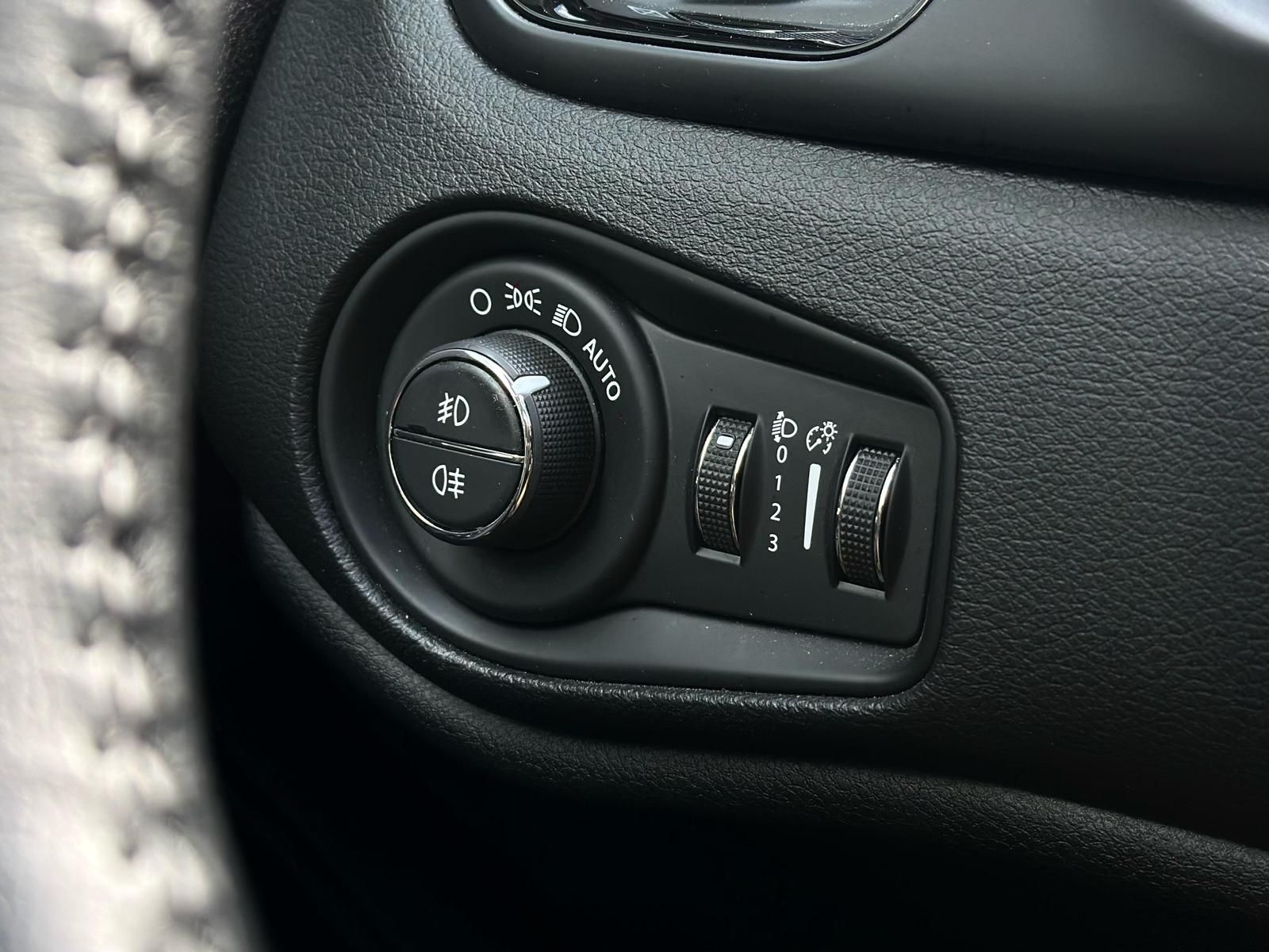 JEEP Renegade 1.3 ALL BLACK LIM 4x4 LED#ACC#SPUR#CAM - Image 18