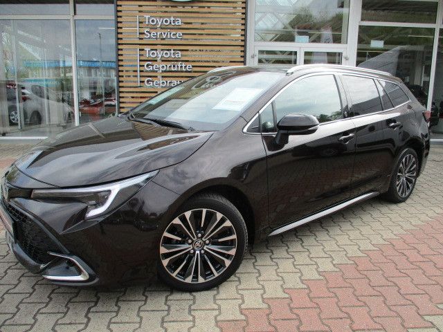 Fahrzeugabbildung Toyota Corolla Touring Sports Hybrid Team D