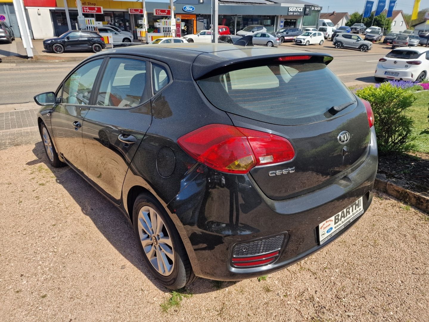 Fahrzeugabbildung Kia Ceed Edition 7 Navigation Sitzheizung Berganfahr