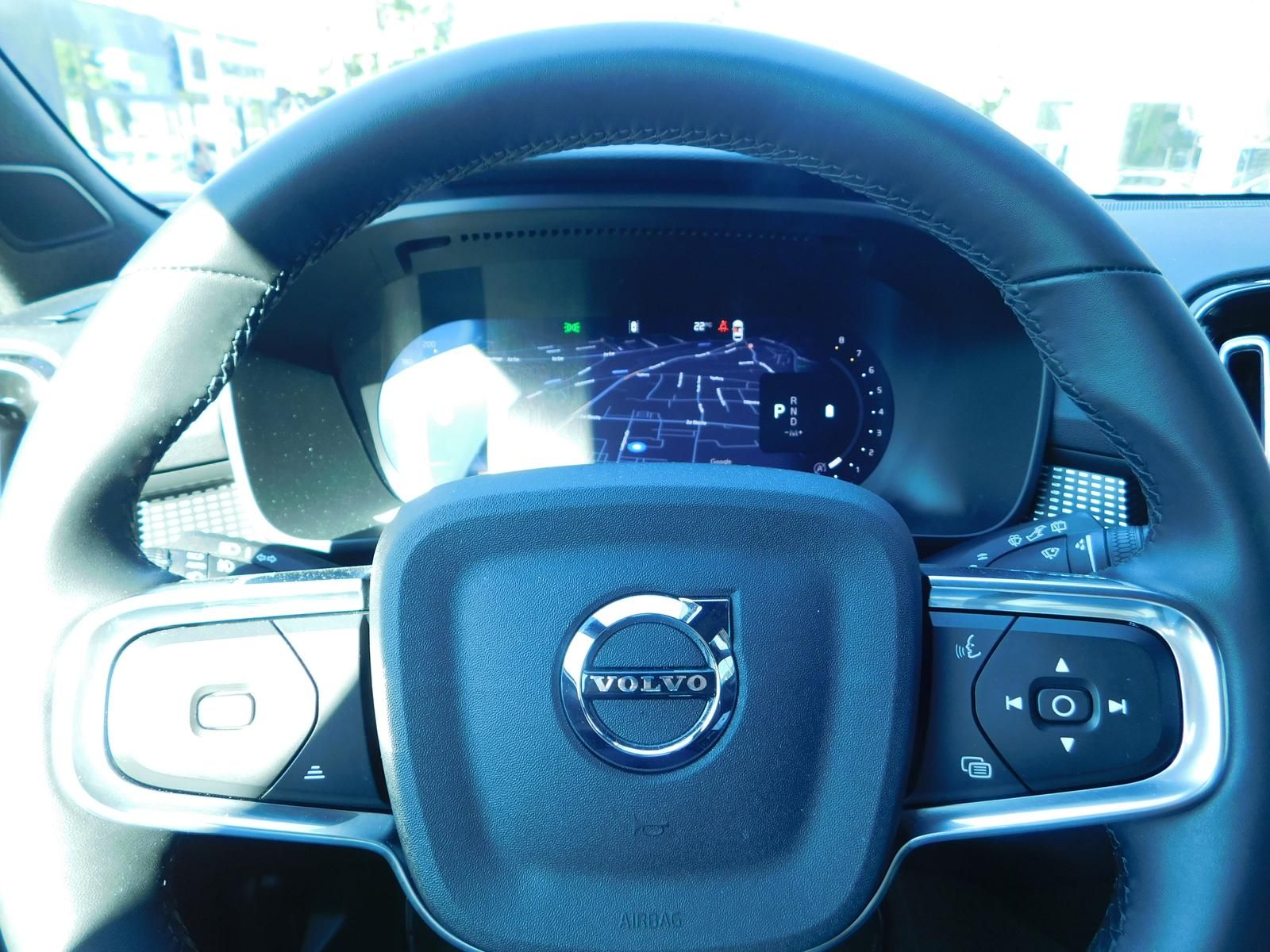Fahrzeugabbildung Volvo XC40 B3 Plus Black-Editon