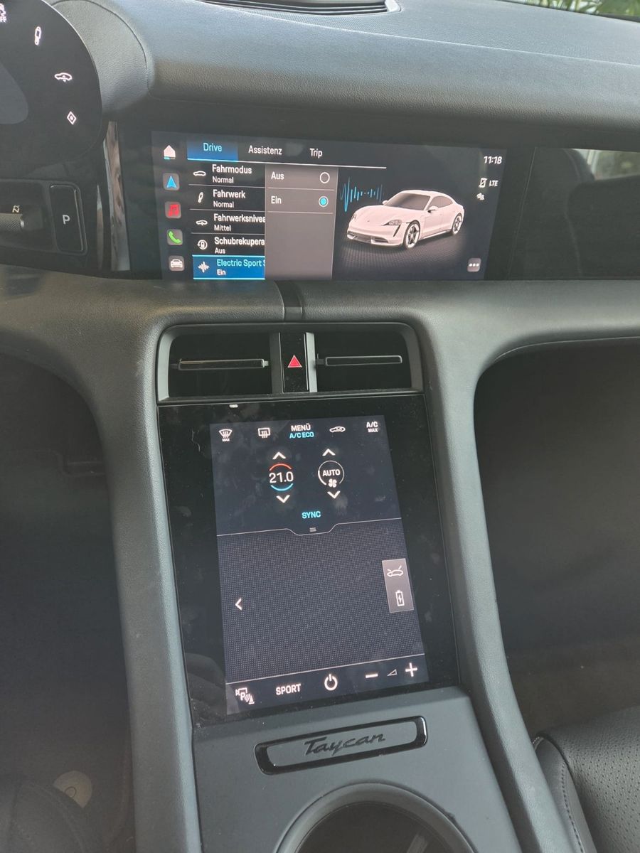 Fahrzeugabbildung Porsche Taycan 4 S/erst 48000km