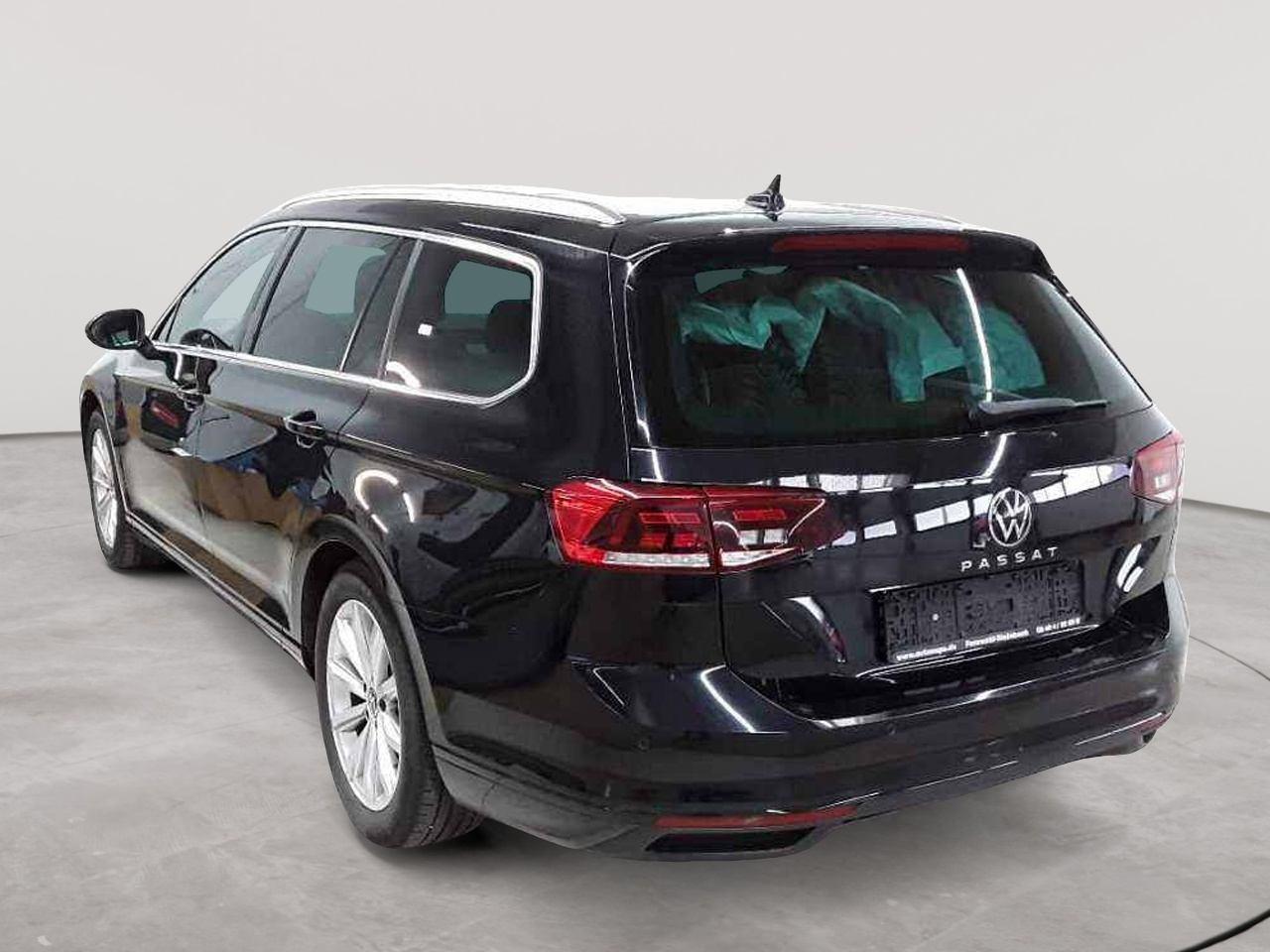 Volkswagen Passat Variant 2.0 TDI PANO AID AHK NAV