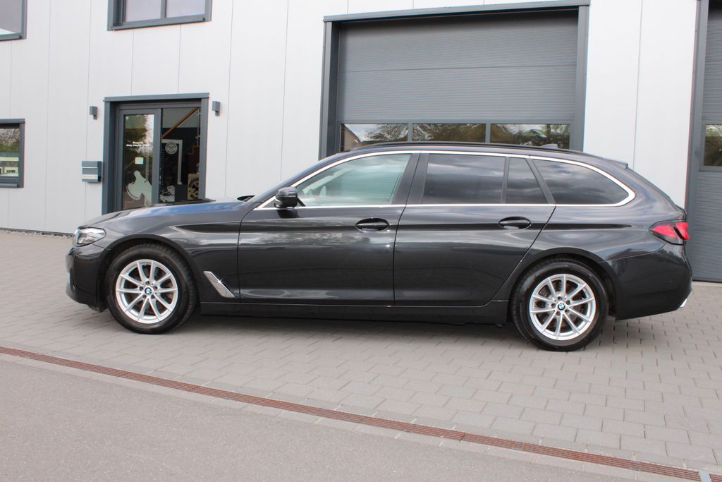 BMW 520d xDrive Touring AUT LED AHK NAVI LEDER LIVE