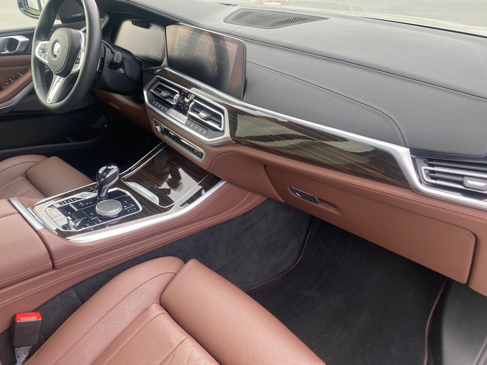 Fahrzeugabbildung BMW X5 xDrive 45 e M Sport/Laser/HeadUp/Pano/360°Kam