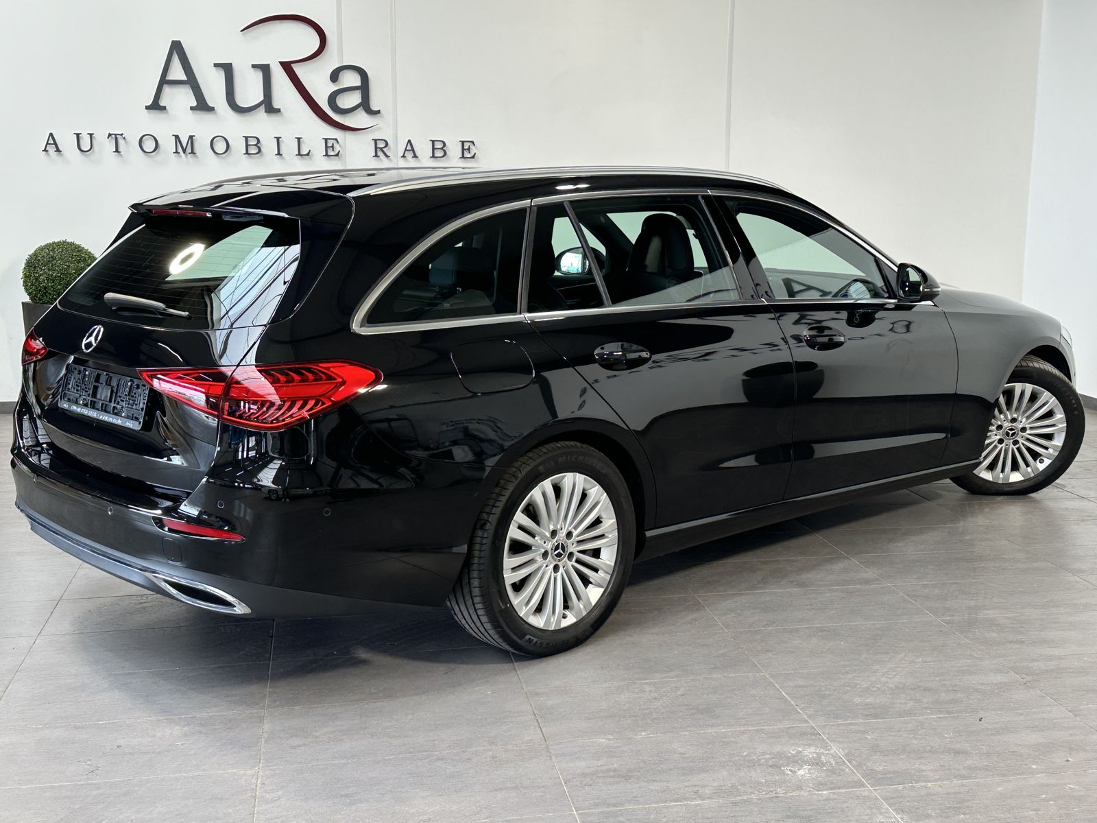 Fahrzeugabbildung Mercedes-Benz C 220d T Avantgarde NAV+LED+KAMERA+AMBIENTE+PARK