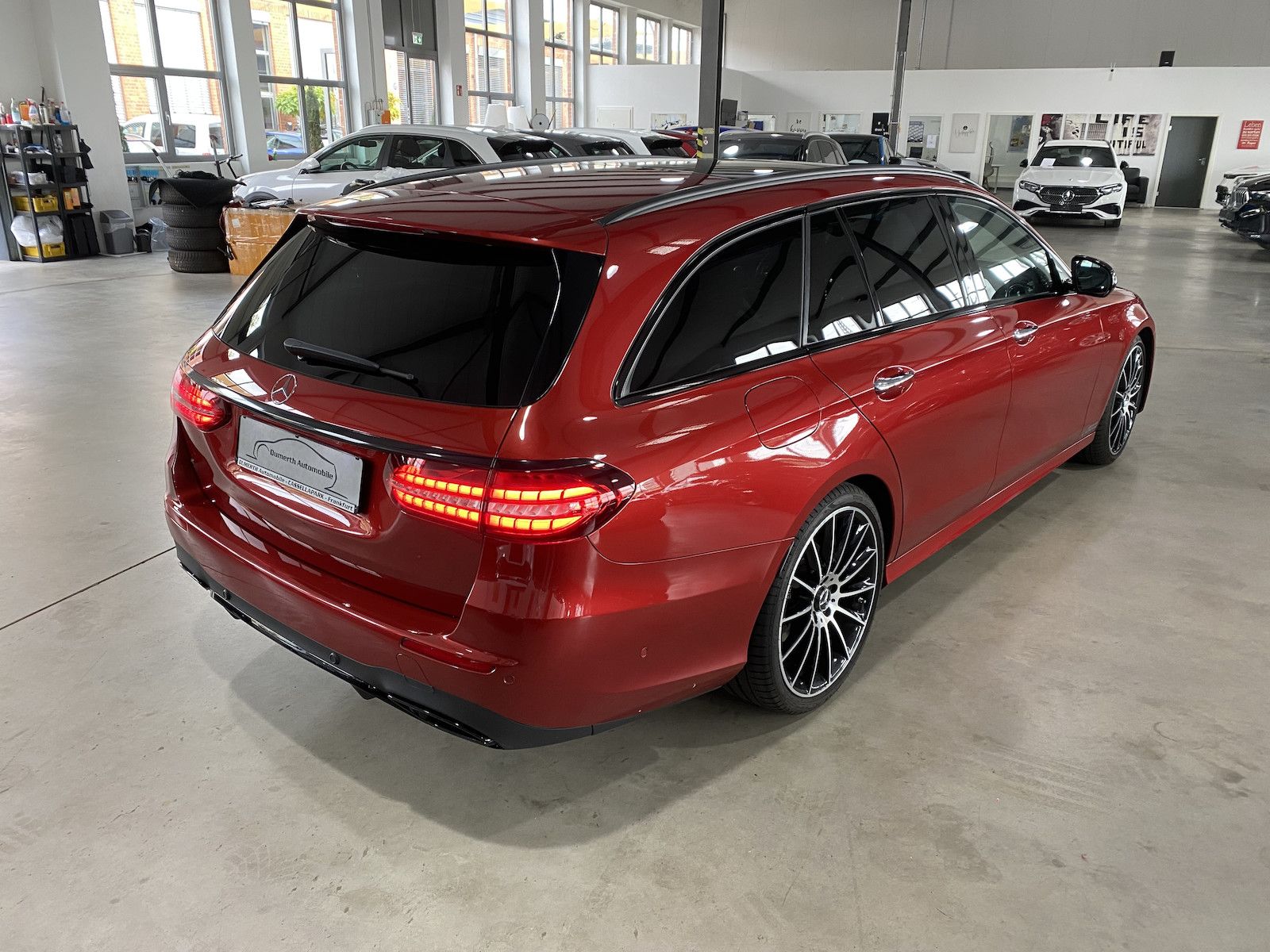 Fahrzeugabbildung Mercedes-Benz E 220 d T AMG/PANO/STHZG/´20/DIS/BUR/AHK/