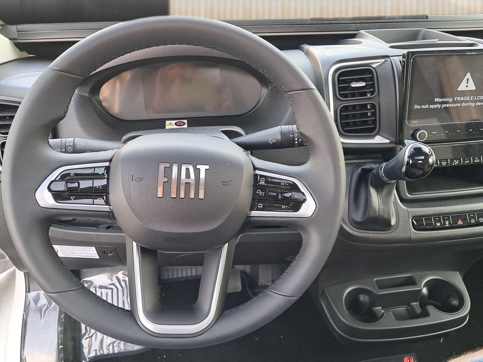 Fahrzeugabbildung Eura Mobil Profila T PT 720 EF MondialPakete 180PSAutomatik