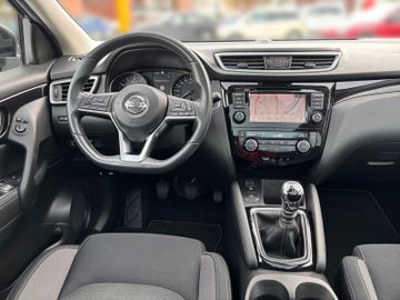 Nissan Qashqai 1,3 Zama AHK Glasdach