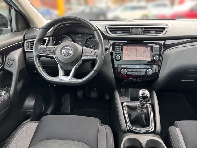Nissan Qashqai 1,3 Zama AHK Glasdach
