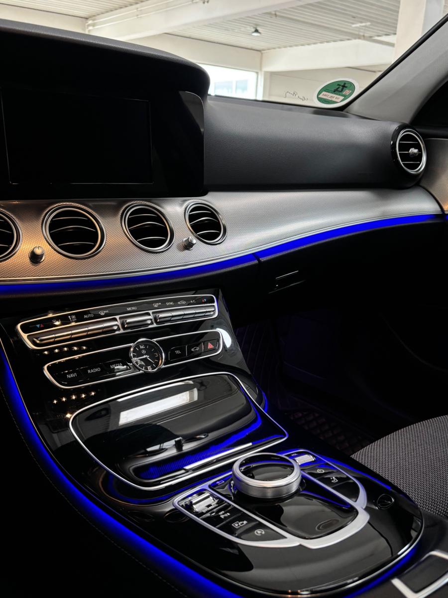 Mercedes-Benz E 220d Automatik,Scheckheft,Burmester,AHK,Navi