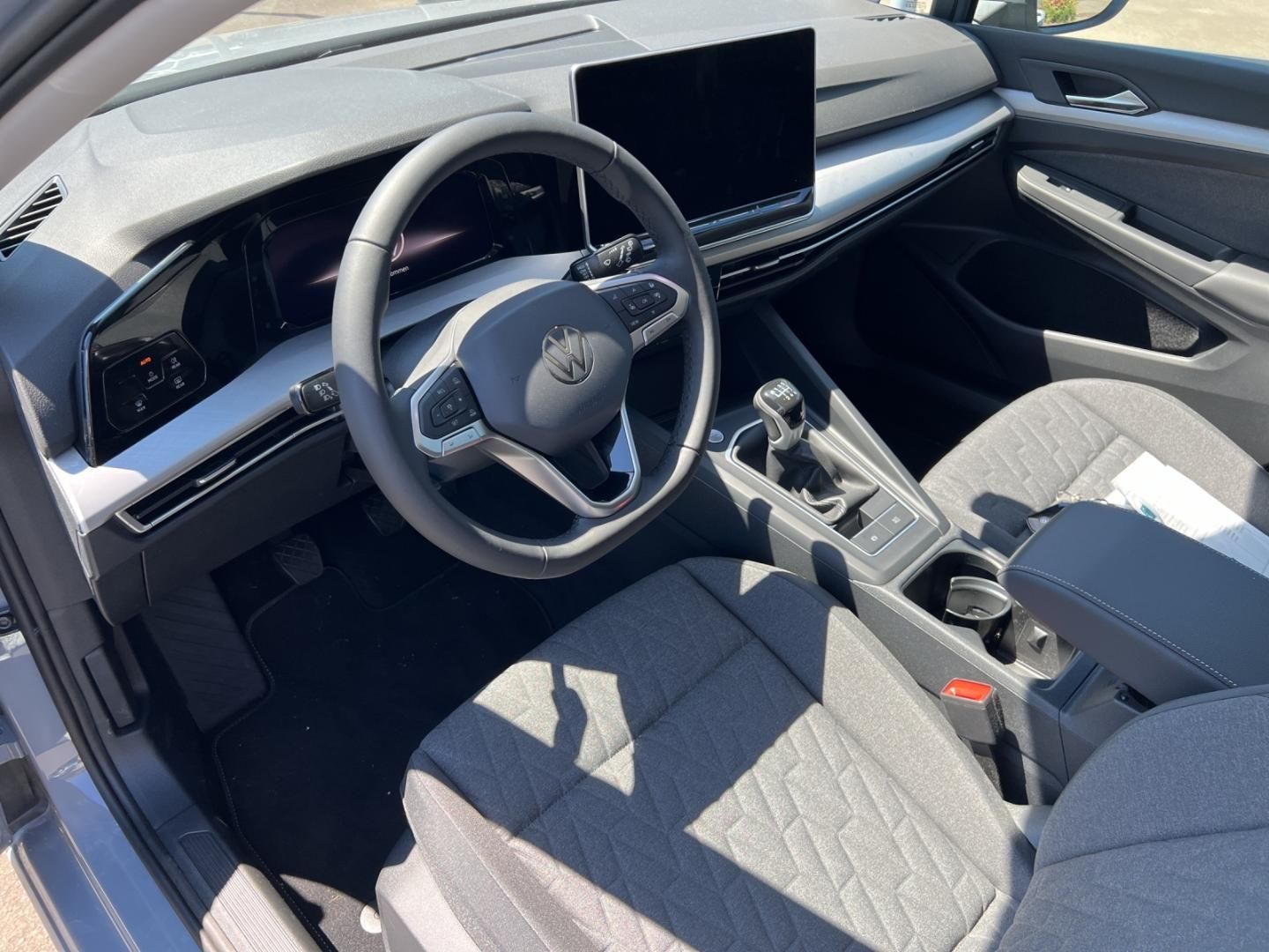 Fahrzeugabbildung Volkswagen Golf Life 1,5 l TSI OPF 85 kW (116 PS) 6-Gang