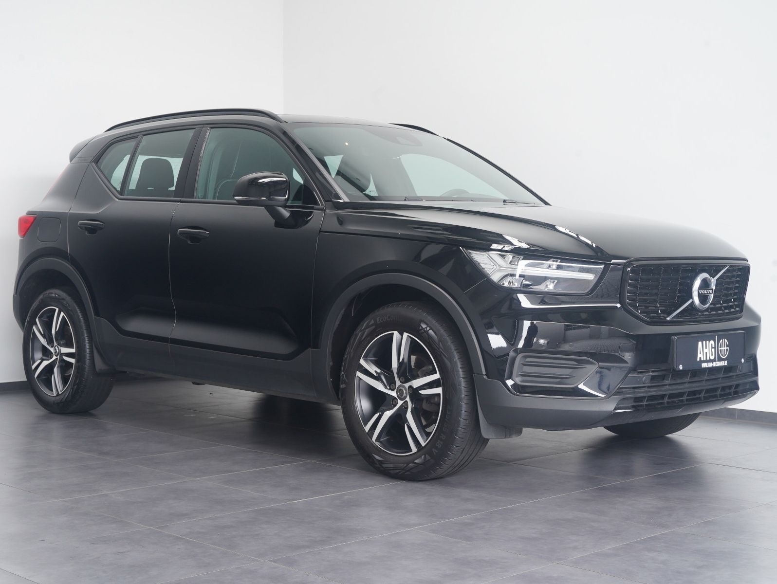 Fahrzeugabbildung Volvo XC40 T3 R Design LED/NAV/KAMERA/PANO