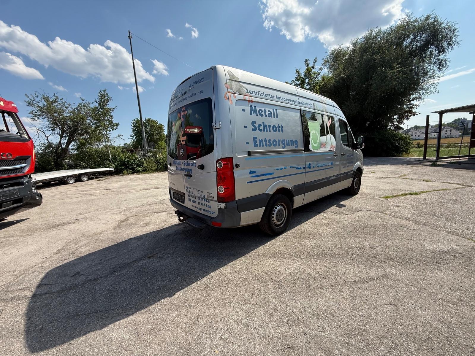 Volkswagen Crafter 2011 — photo 12