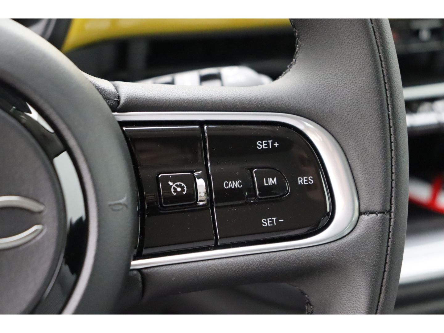 Fahrzeugabbildung Fiat 500 1.0 FireFly Hybrid Torino Sitzheizung