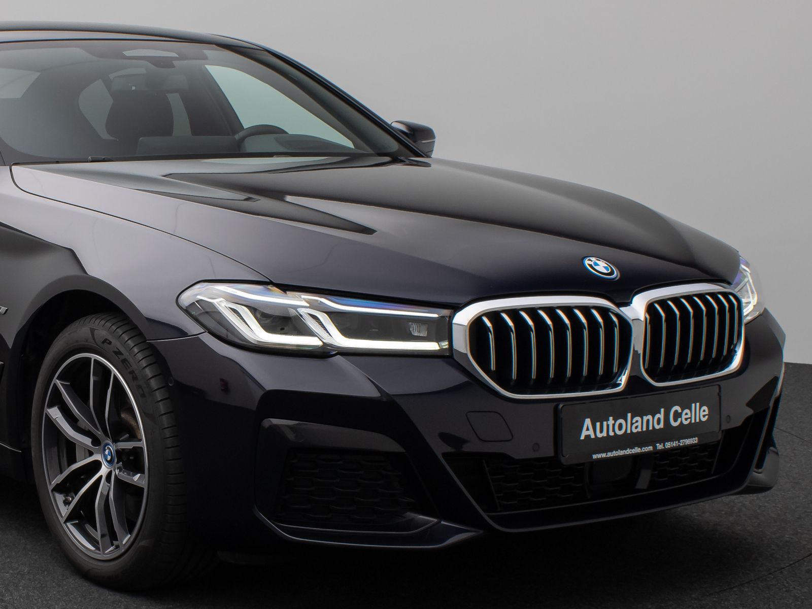 Fahrzeugabbildung BMW 520e M Sport Kamera Laser HUD DAB HiFi Komfort