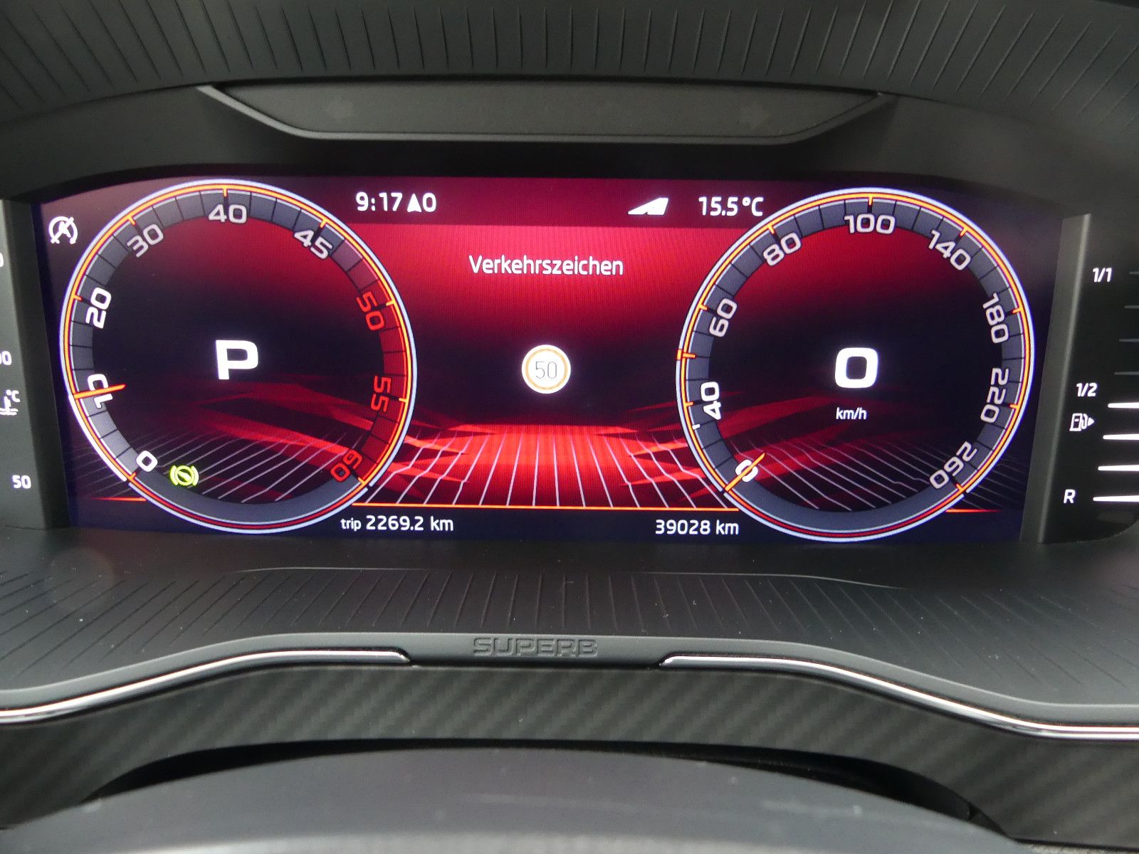 Fahrzeugabbildung SKODA Superb Combi Sportline 2,0 TDI DSG