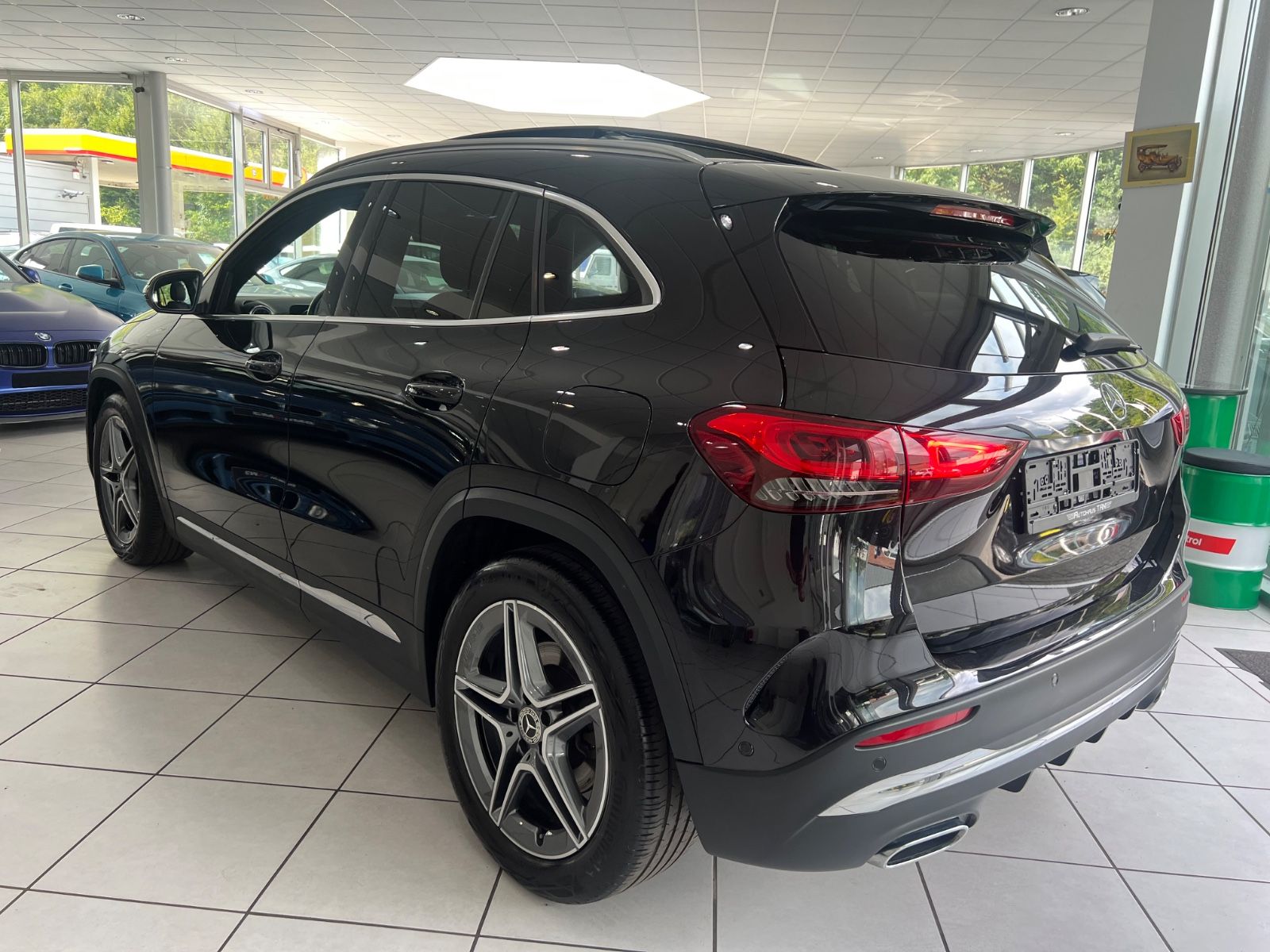 Fahrzeugabbildung Mercedes-Benz GLA 250 4Matic* AMG Line * PANORAMADACH *