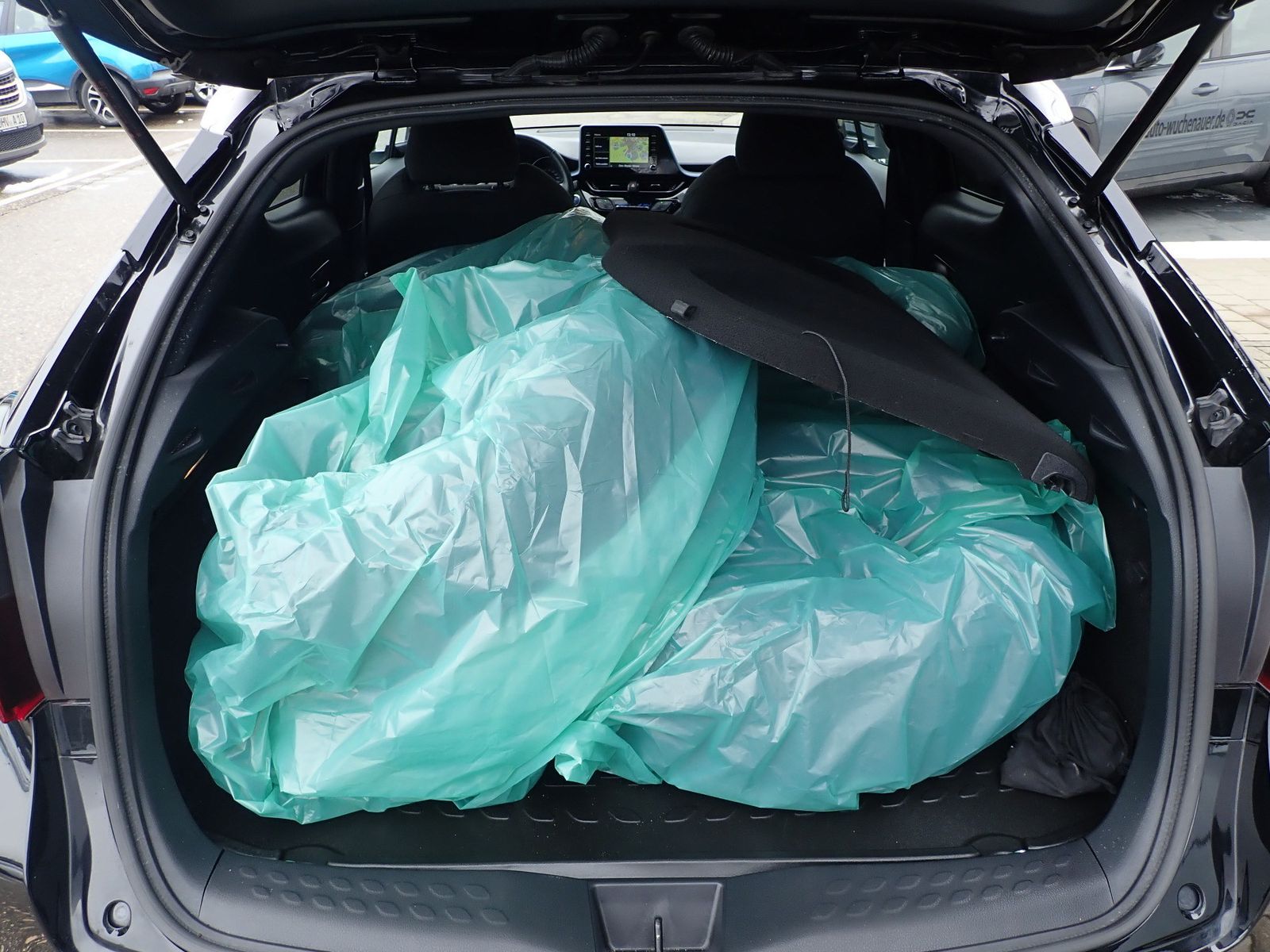 Fahrzeugabbildung Toyota C-HR Hybrid Team D 2.0