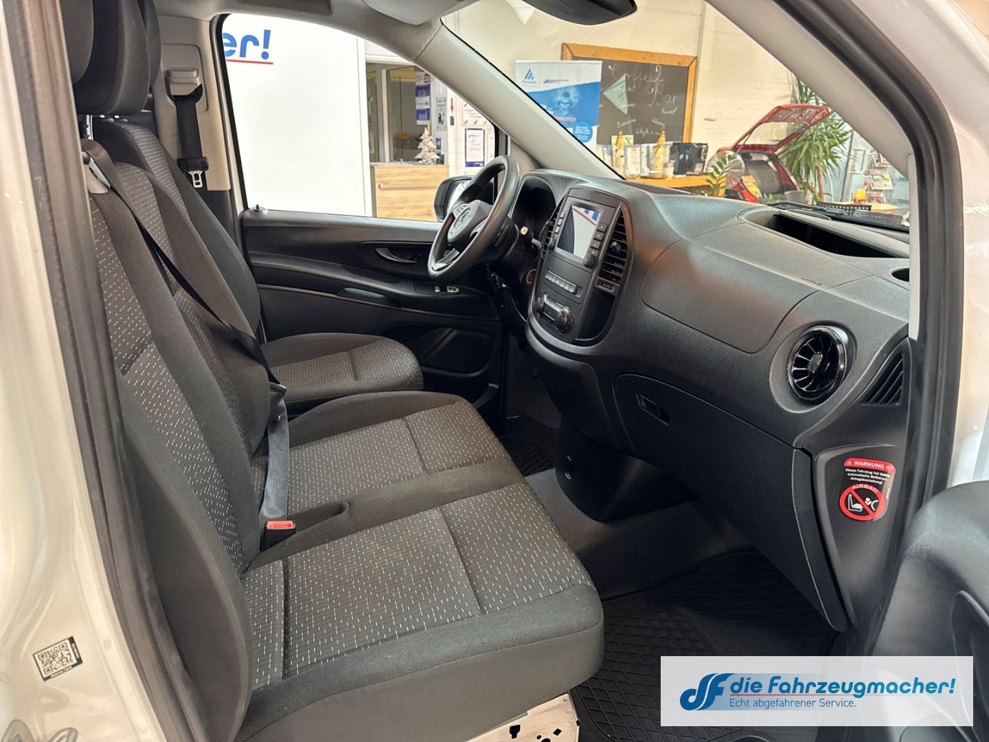 Fahrzeugabbildung Mercedes-Benz Vito Kasten e111 lang DAB SHZ Rückfahrkam. Notbr