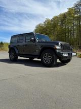 Jeep Wrangler 2.0 4xe Unlimited Sahara Automatik ... - Jeep Wrangler Sahara mit Hybrid-Antrieb (Benzin/Elektro)